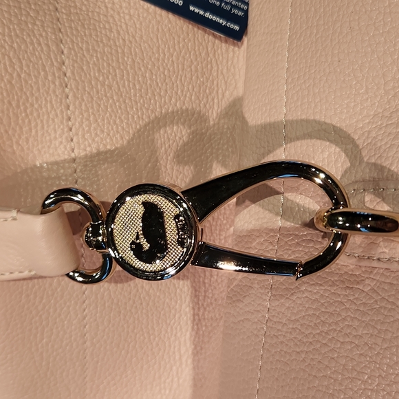 new Dooney and Bourke large pale pink tote in pebble leather - Picture 4 of 11